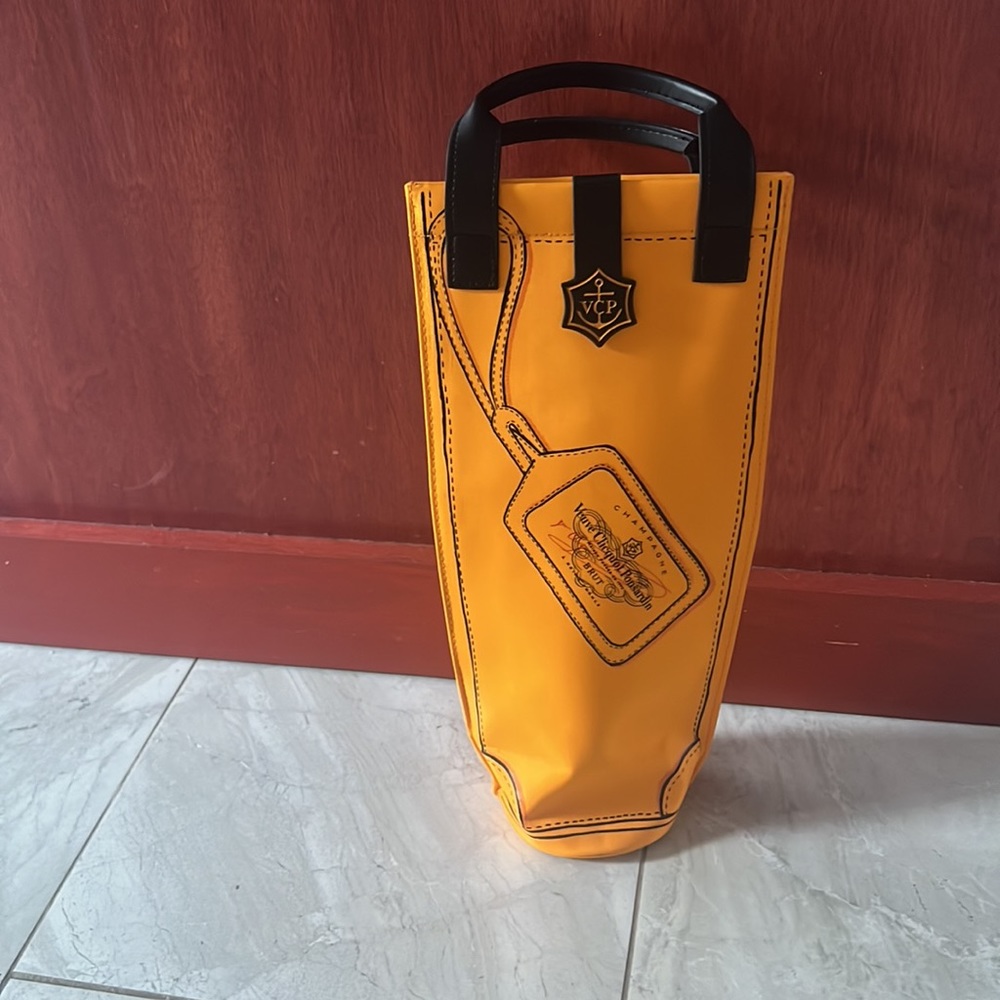 Veuve Clicquot Ponsardin Orange Bottle Bag Cover Insulated NWOT Ice Jack… - Picture 2 of 8